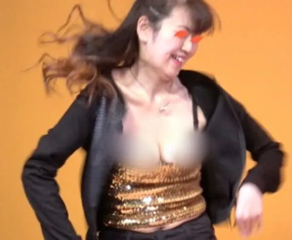 ダンス 胸チラ 47枚目