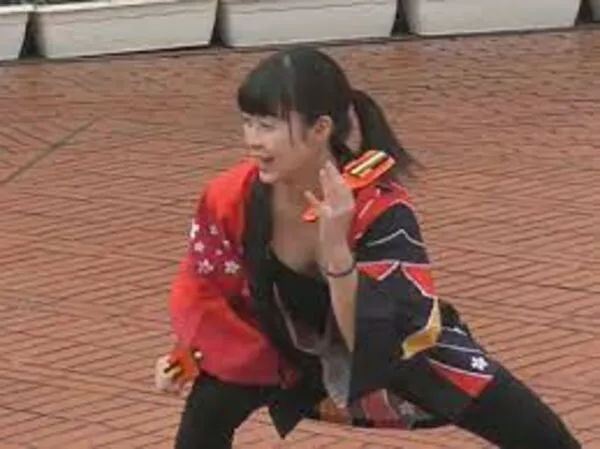 ダンス 胸チラ 49枚目
