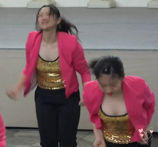 ダンス 胸チラ 56枚目