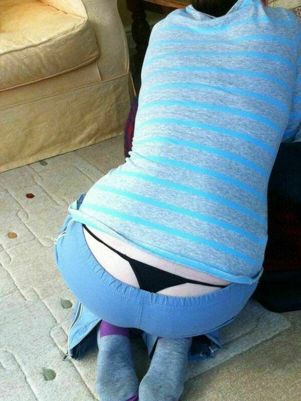 人妻パンチラエロ 19枚目