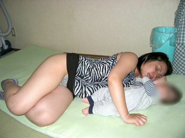 人妻パンチラエロ 29枚目