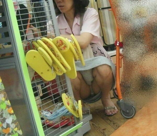 人妻パンチラエロ 83枚目