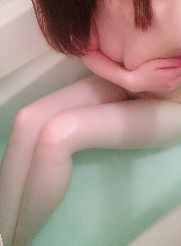 お風呂で自撮りするスケベな素人エロ画像 98枚目