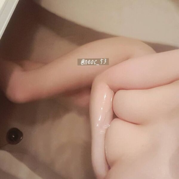 お風呂で自撮りするスケベな素人エロ画像 111枚目