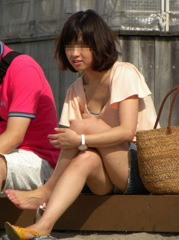 足組みパンチラ 85枚目