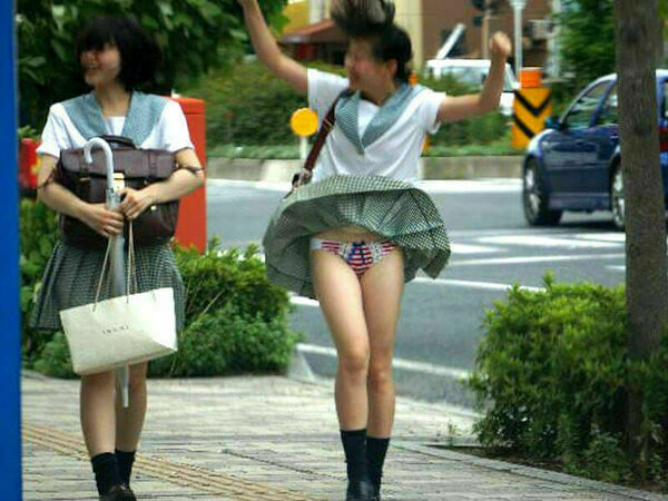 風パンチラ 6枚目