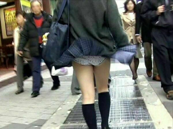 風パンチラ 25枚目