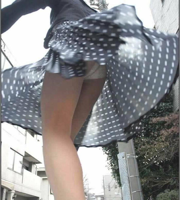 素人風パンチラエロ 7枚目