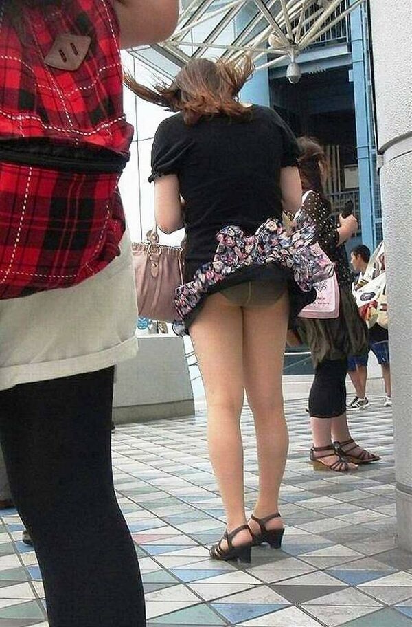 素人風パンチラエロ 31枚目