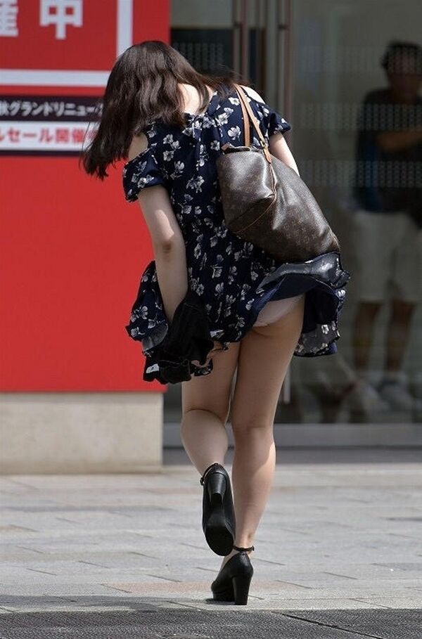 素人風パンチラエロ 76枚目