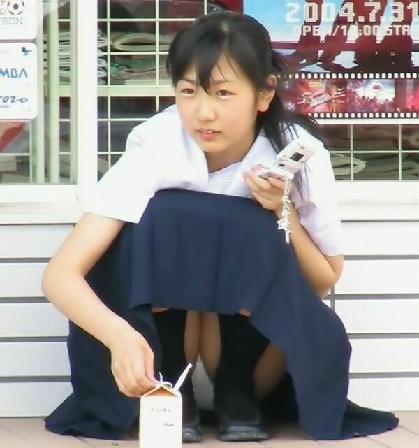 JKしゃがみパンチラ 8枚目