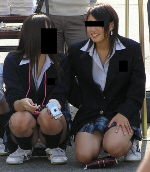 JKしゃがみパンチラ 20枚目