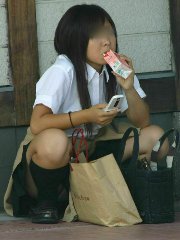 JKしゃがみパンチラ 28枚目