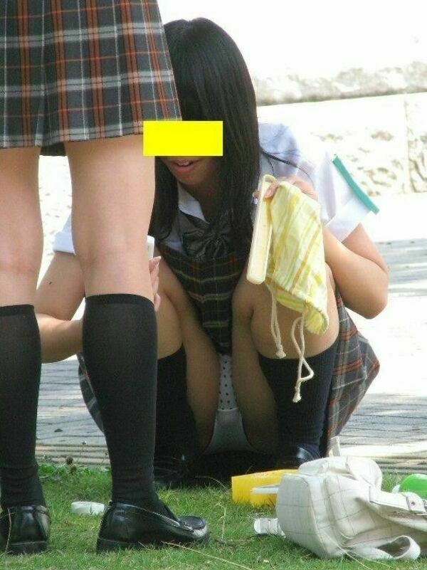 JKしゃがみパンチラ 105枚目
