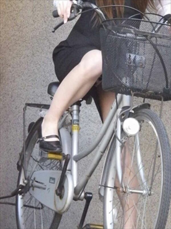 自転車太ももエロ 8枚目