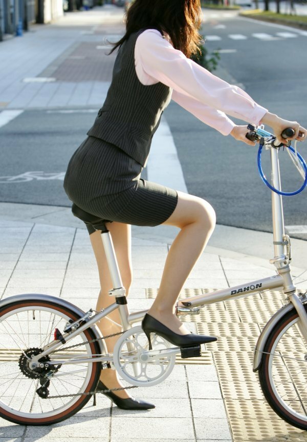 自転車太ももエロ 15枚目