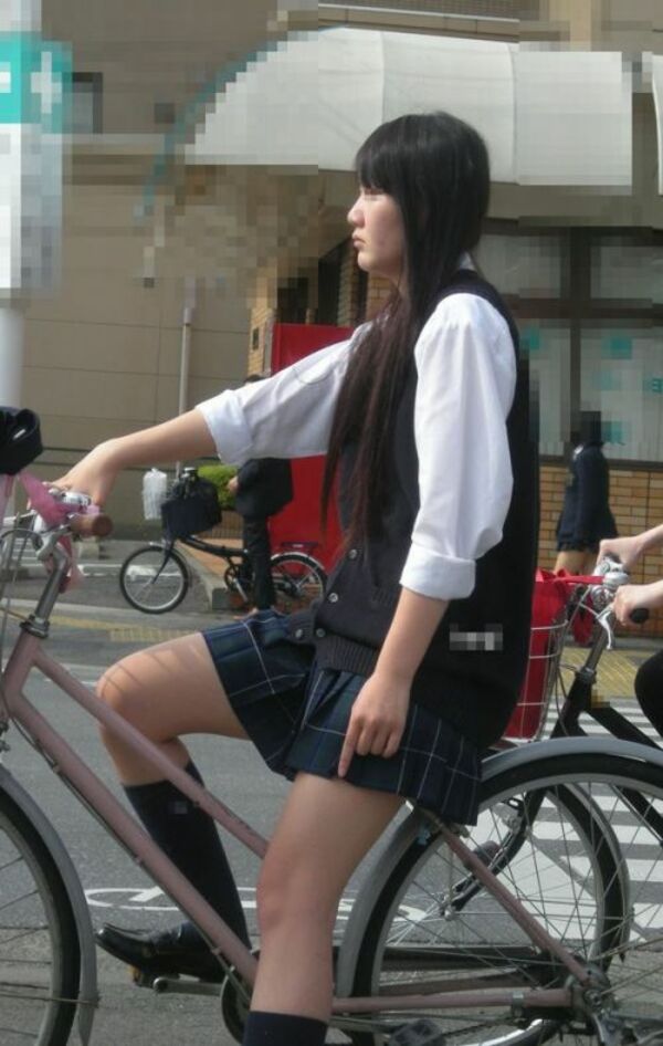 自転車太ももエロ 31枚目