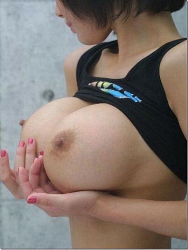 素人巨乳エロ画像