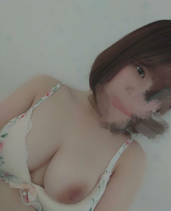 素人巨乳エロ画像