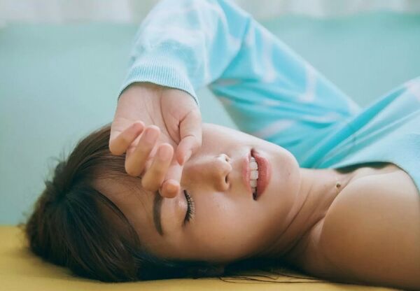 鷲見玲奈エロ画像