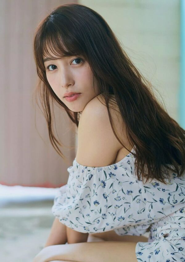 鷲見玲奈エロ画像