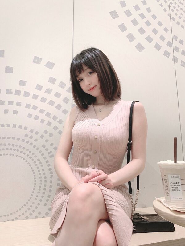 jk巨乳エロ画像