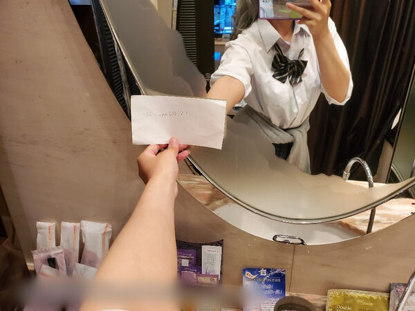 jk巨乳エロ画像