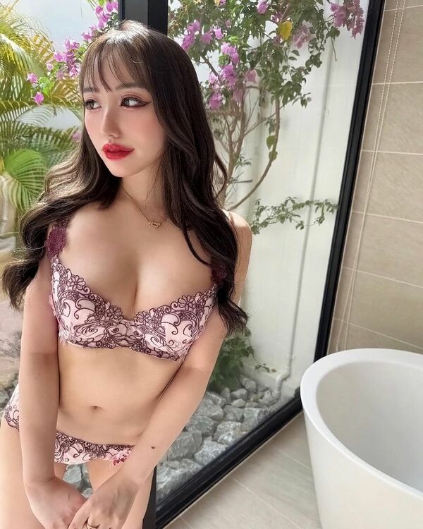 インスタエロ画像