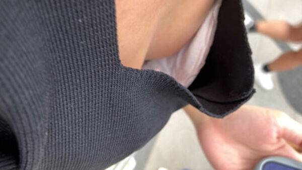 胸ちらエロ画像 32枚目