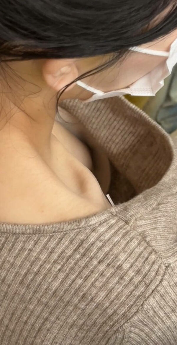 胸ちらエロ画像 40枚目