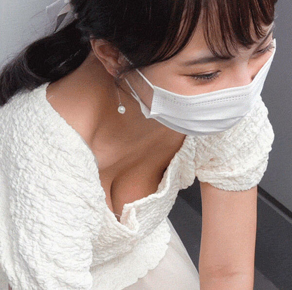 胸ちらエロ画像 44枚目