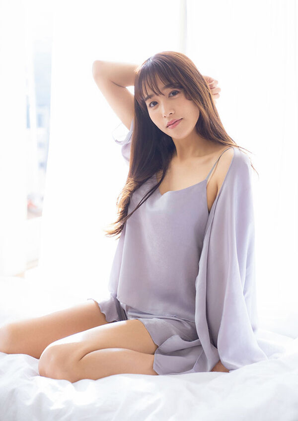 鷲見玲奈 エロ画像 8枚目