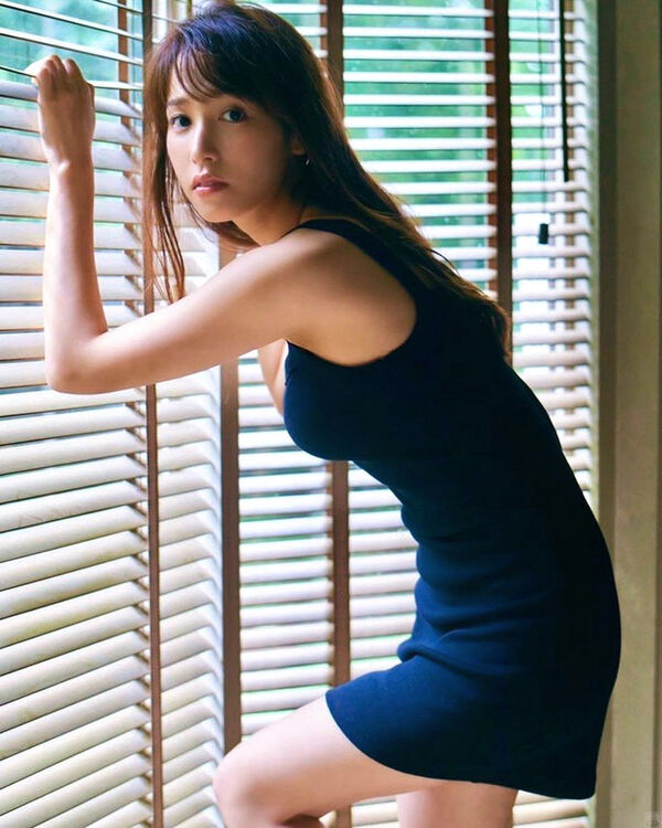 鷲見玲奈 エロ画像 20枚目